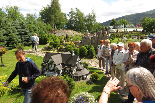 Besichtigung im Miniaturenpark der Niederschlesischen Baudenkmäler